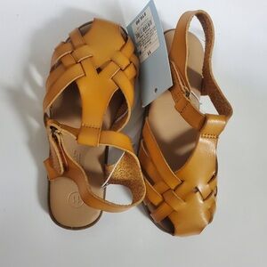 NEW Old Navy Kids Girls Sandals Size 11 Yellow Tan Leather Look Strappy Shoes
